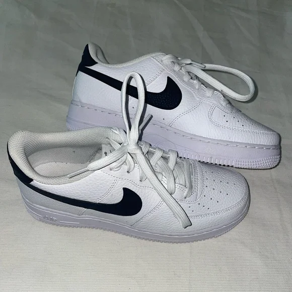 Nike Air Force 1 - Picture 1 of 8
